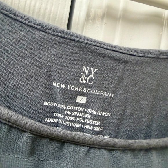 NY & Company Front Ruffle Tank - Picture 3 of 3